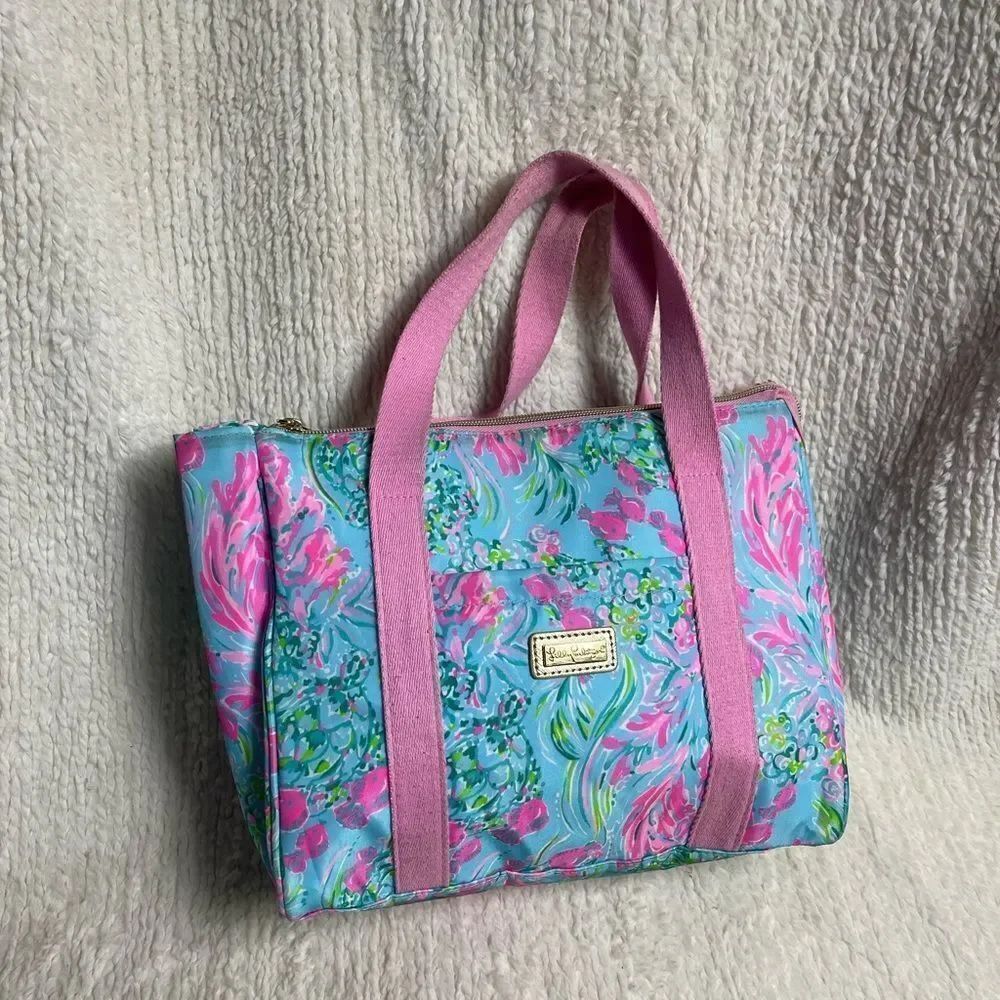 Lilly Pulitzer Pink and Blue Nylon floral Tote lunch Bag. Pink canvas straps